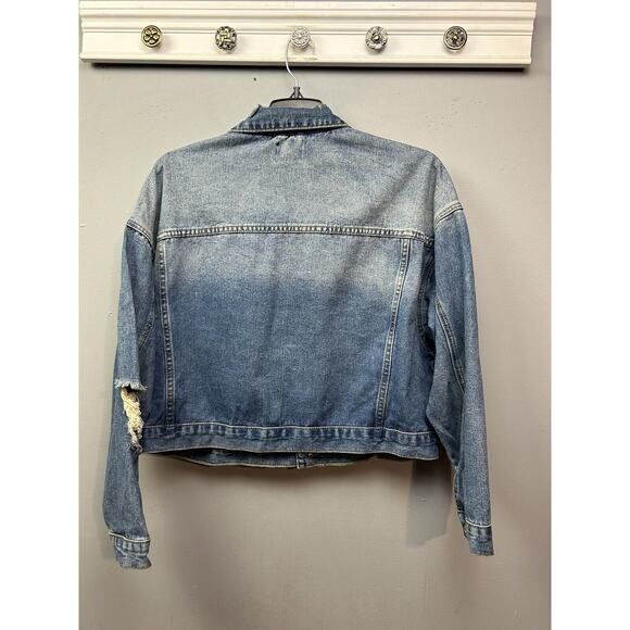 Boohoo Blue Distressed Denim Jacket Womens Size 14 Trucker Jean Pockets - Picture 2 of 9